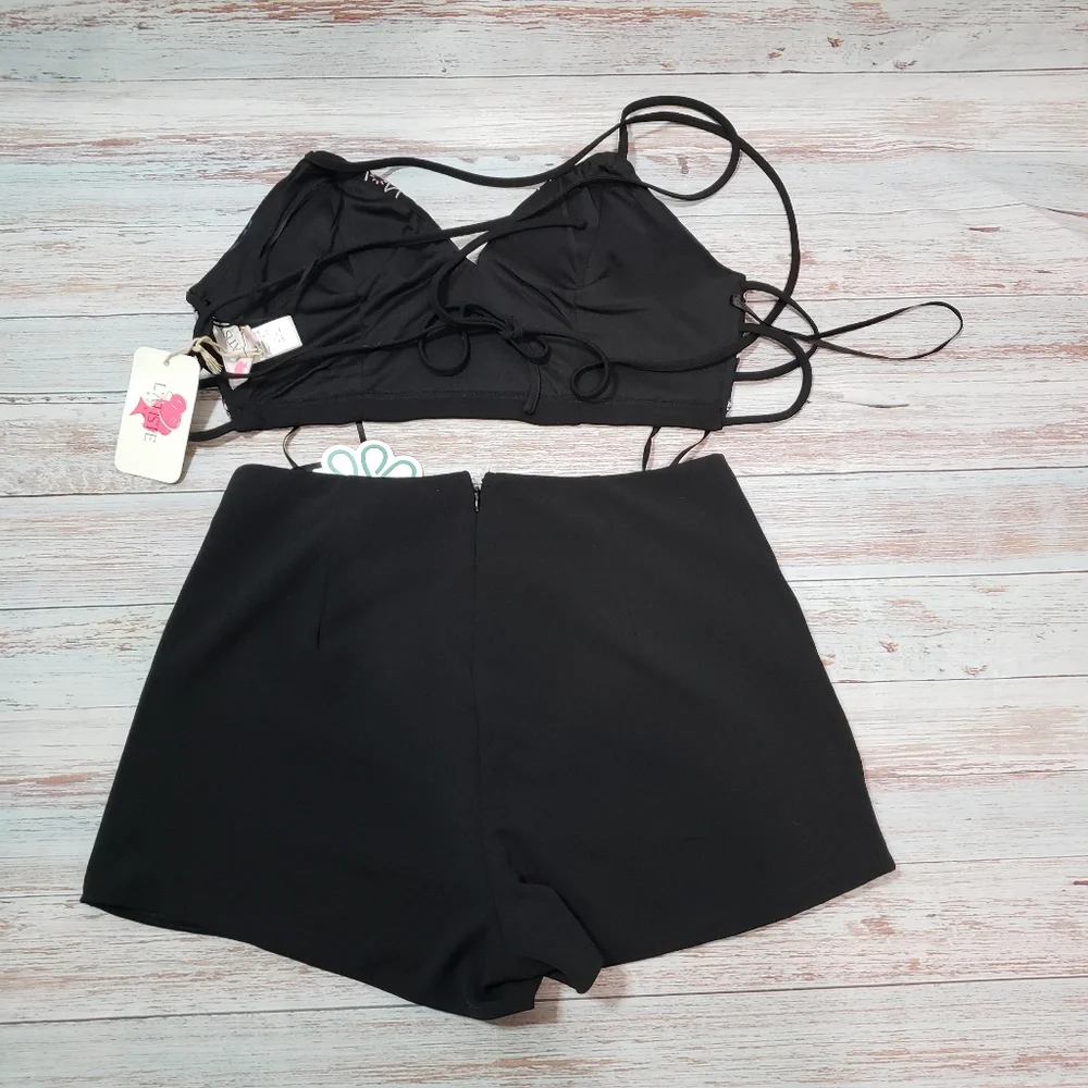 L'Atiste Boho Floral Embroidered Two-Piece Shorts and Halter Top Set M Nwt - Picture 5 of 8